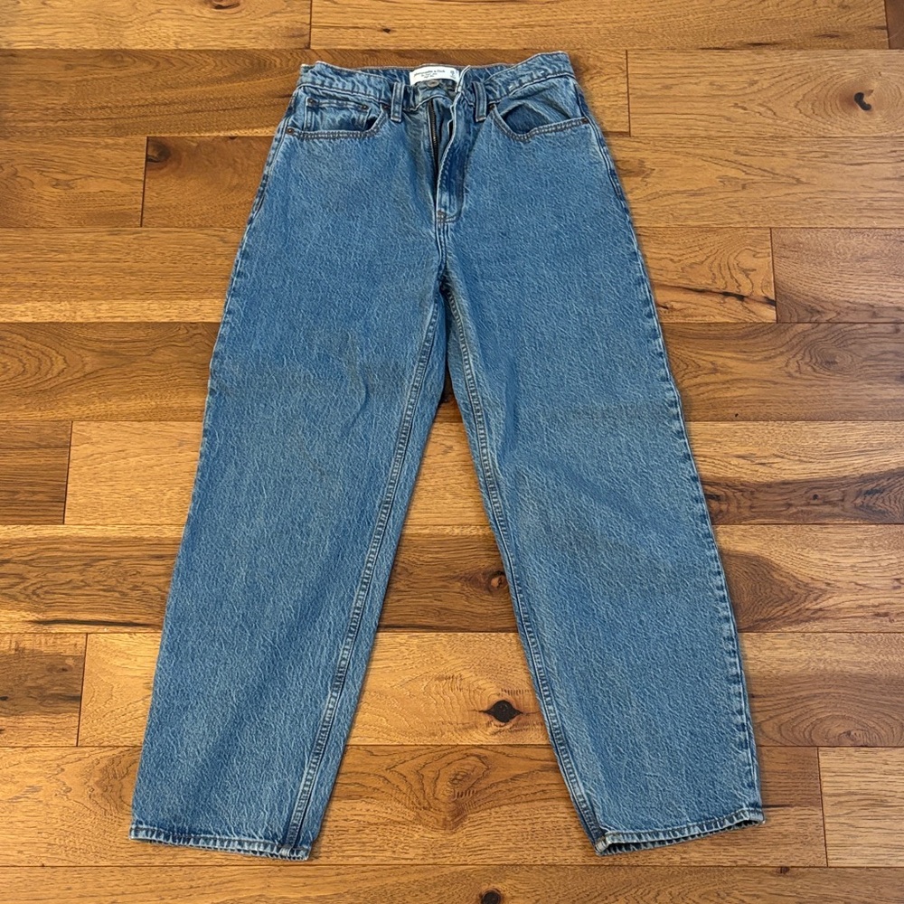 Abercrombie & Fitch High Rise Tapered Blue Jeans SIZE 26 SHORT